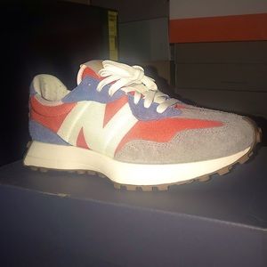 New Balance 327